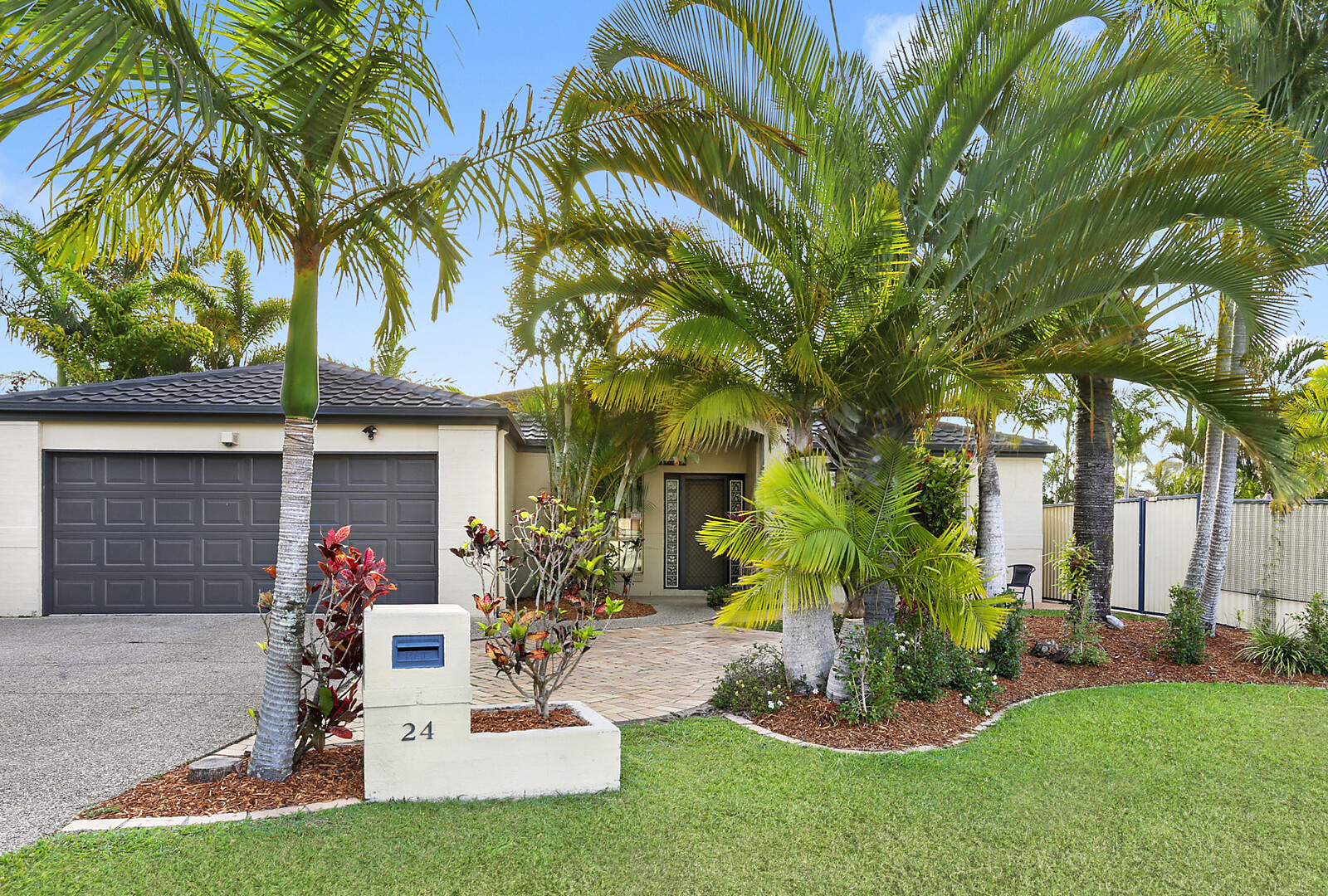 24 Bellevue Drive, Little Mountain QLD 4551 - photo 6