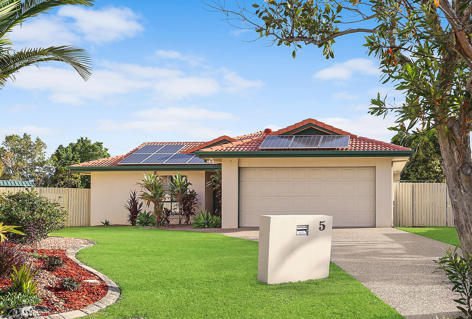 5 Huon Place, Currimundi QLD 4551 - photo 5
