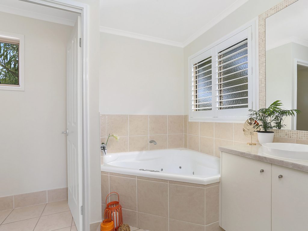 15 Maldives Place, Kawana Island QLD 4575 - photo 12