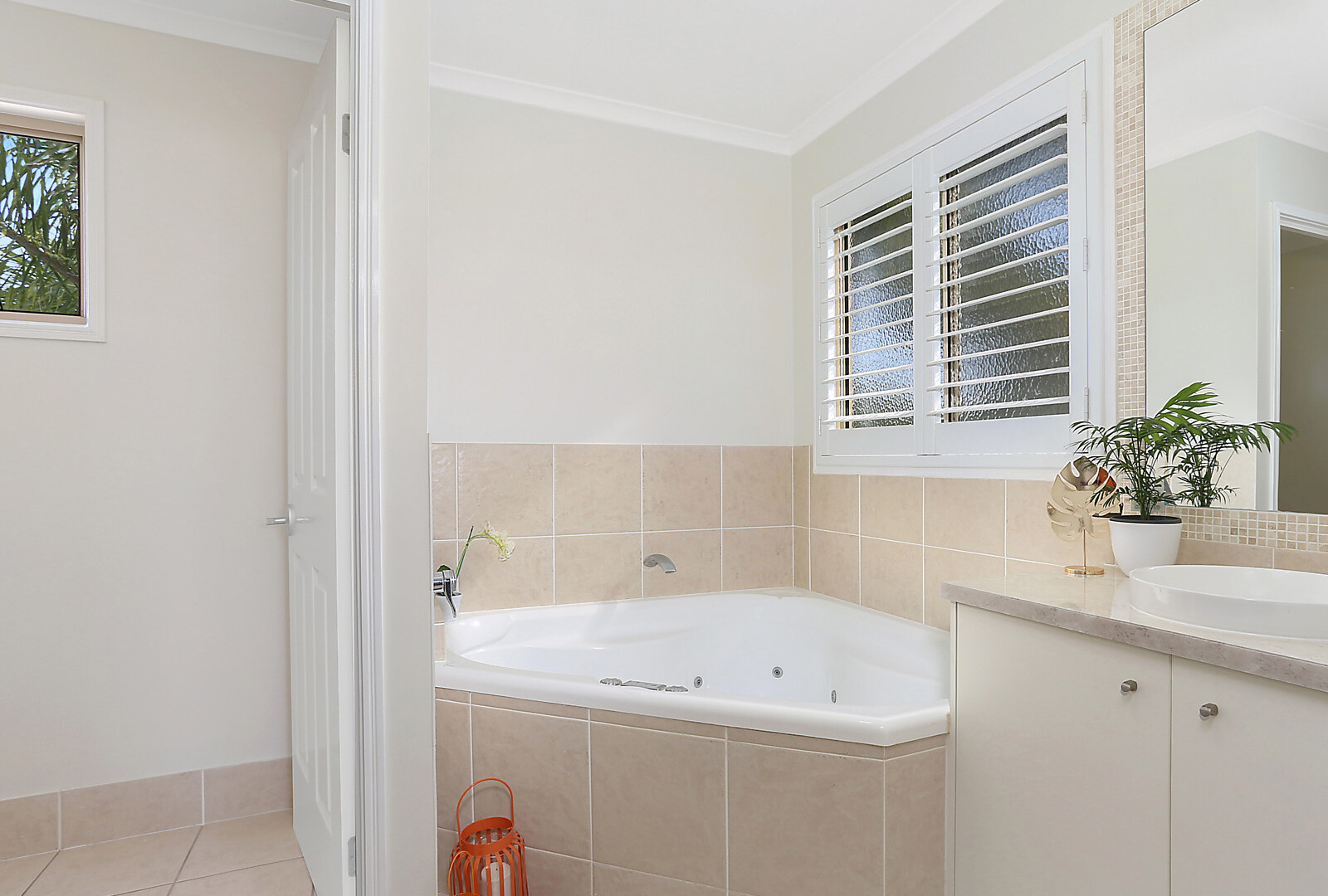 15 Maldives Place, Kawana Island QLD 4575 - photo 12