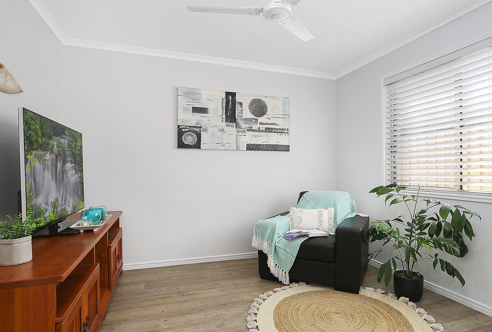 15 Maldives Place, Kawana Island QLD 4575 - photo 14
