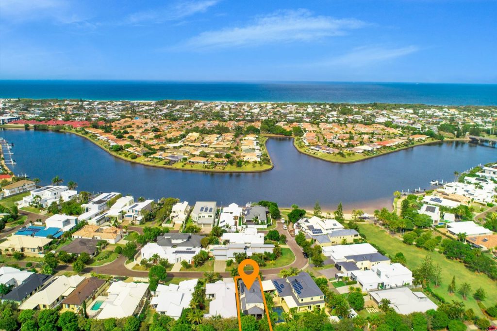 15 Maldives Place, Kawana Island QLD 4575 - photo 3