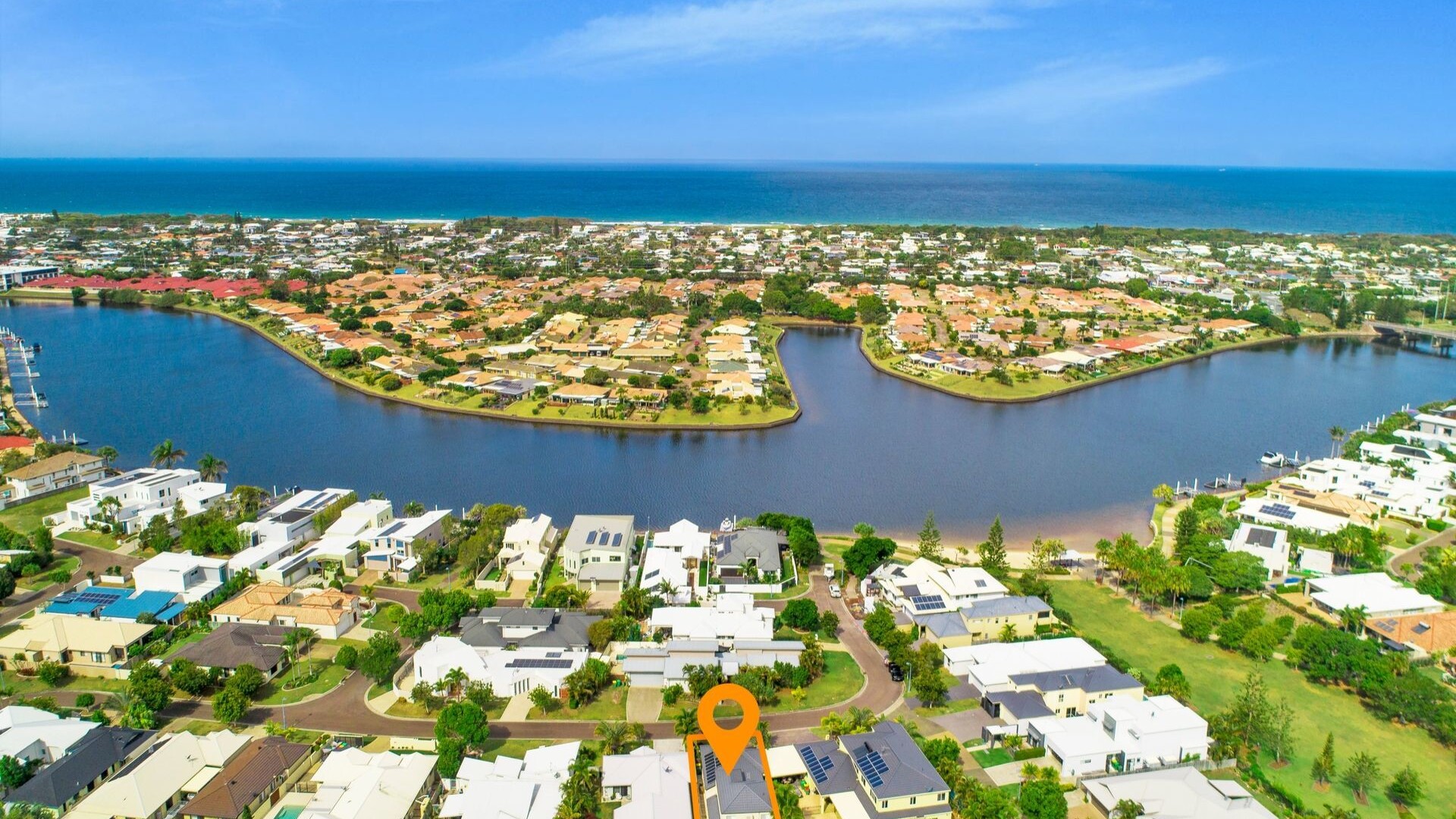 15 Maldives Place, Kawana Island QLD 4575 - photo 3