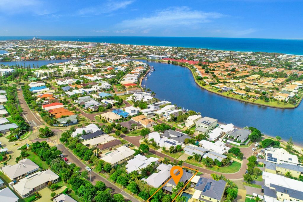 15 Maldives Place, Kawana Island QLD 4575 - photo 8