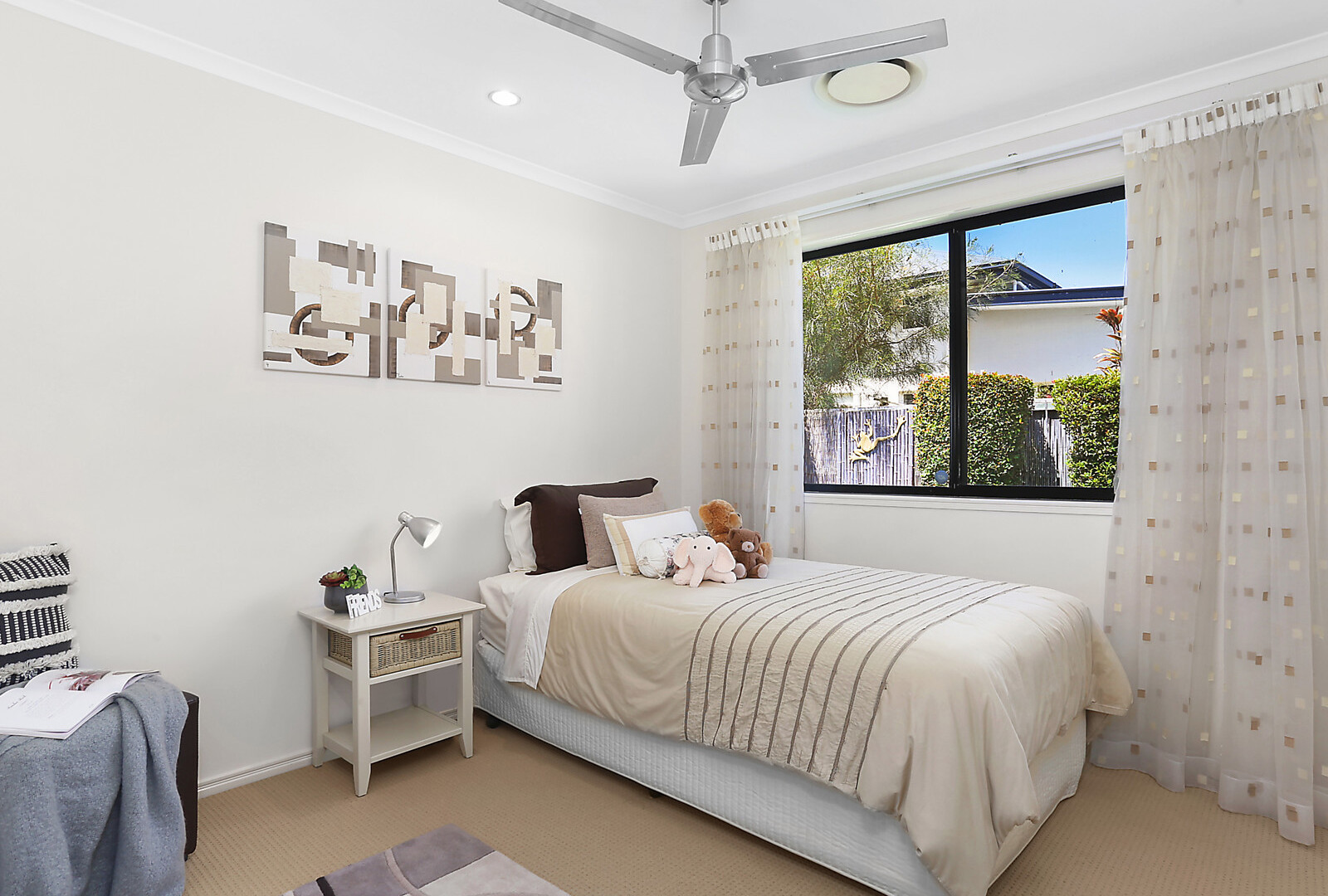 9 Jersey Place, Kawana Island QLD 4575 - photo 11