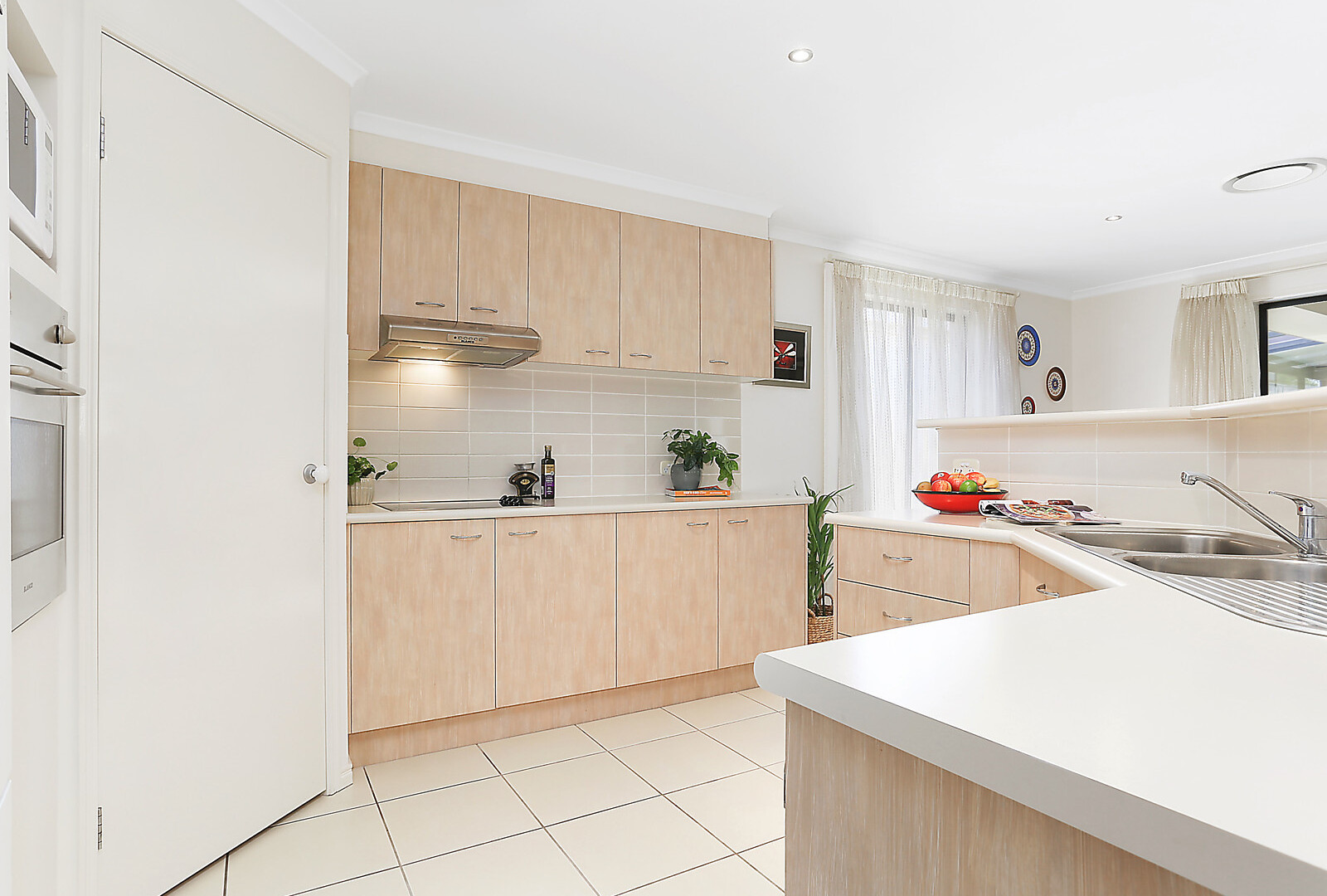 9 Jersey Place, Kawana Island QLD 4575 - photo 3