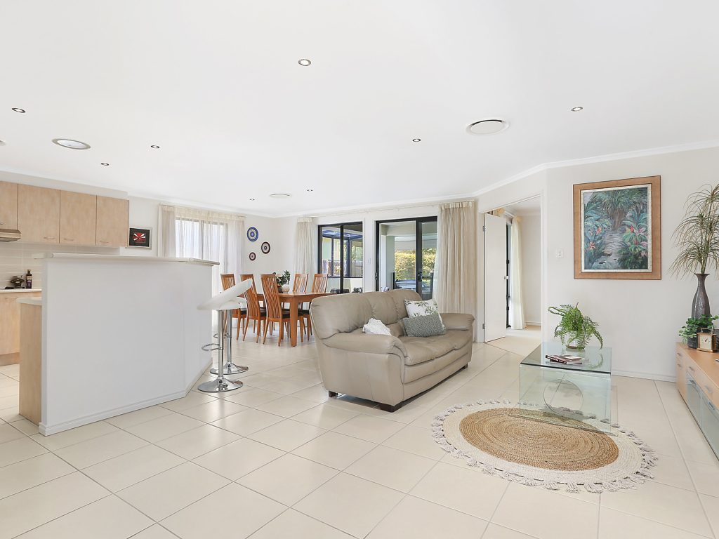 9 Jersey Place, Kawana Island QLD 4575 - photo 4