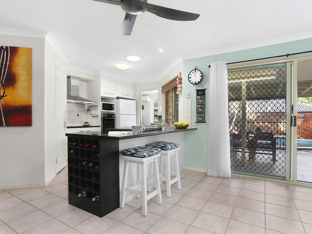 11 Highclare Court, Little Mountain QLD 4551 - photo 2