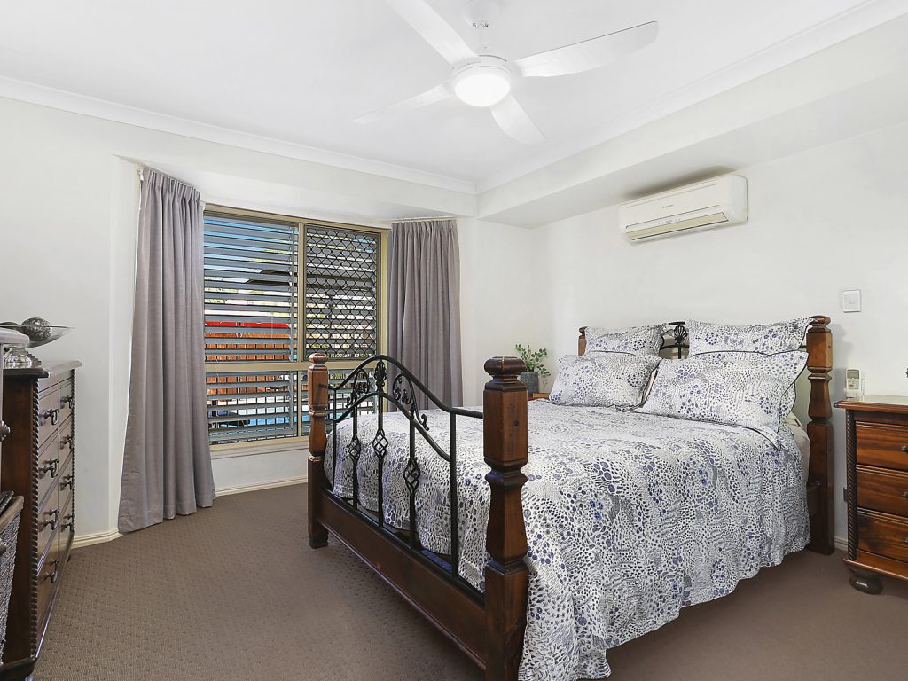 11 Highclare Court, Little Mountain QLD 4551 - photo 4