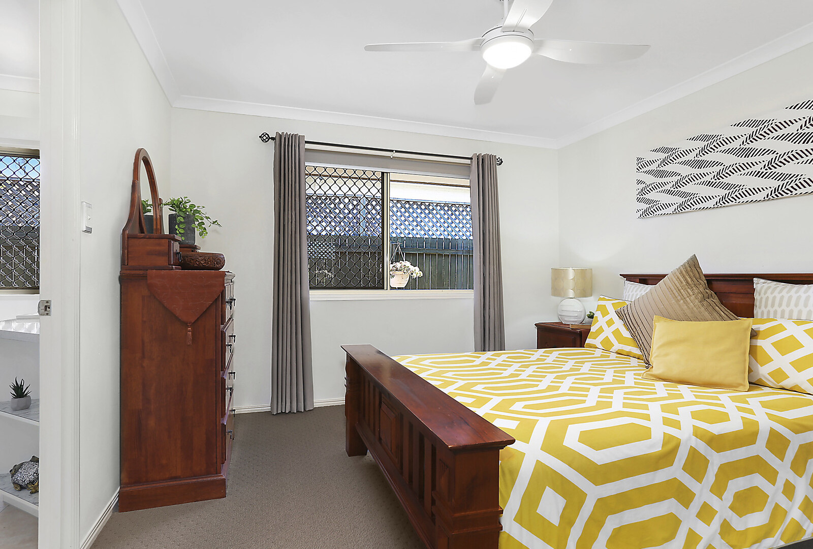 11 Highclare Court, Little Mountain QLD 4551 - photo 5