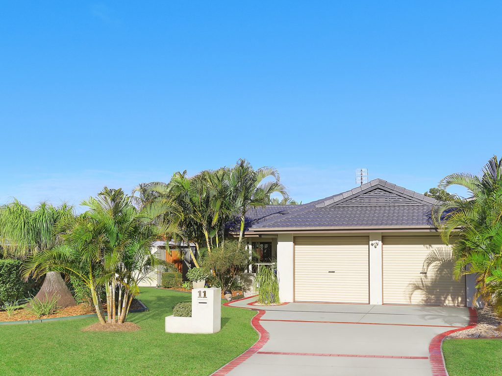 11 Highclare Court, Little Mountain QLD 4551 - photo 6