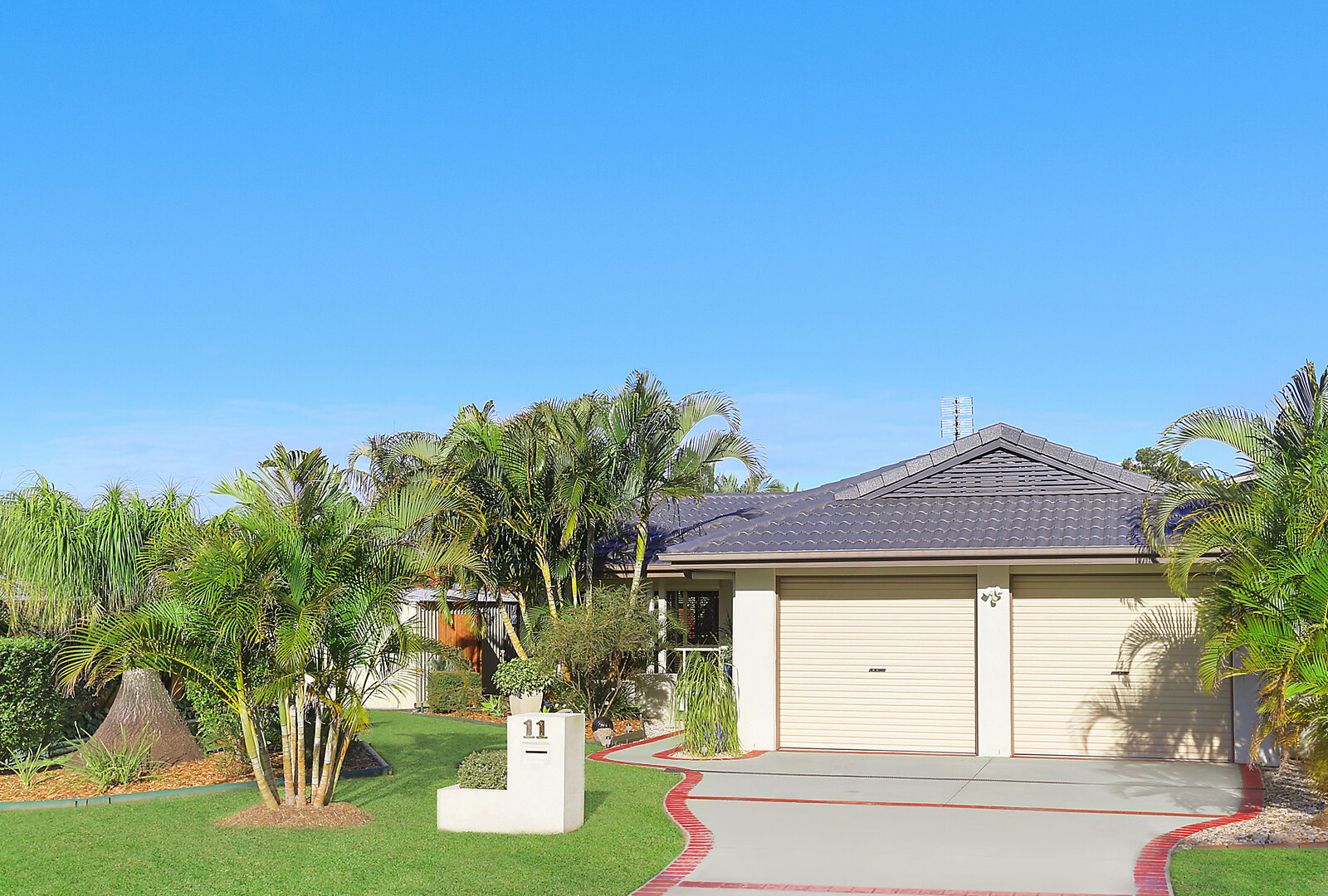 11 Highclare Court, Little Mountain QLD 4551 - photo 6
