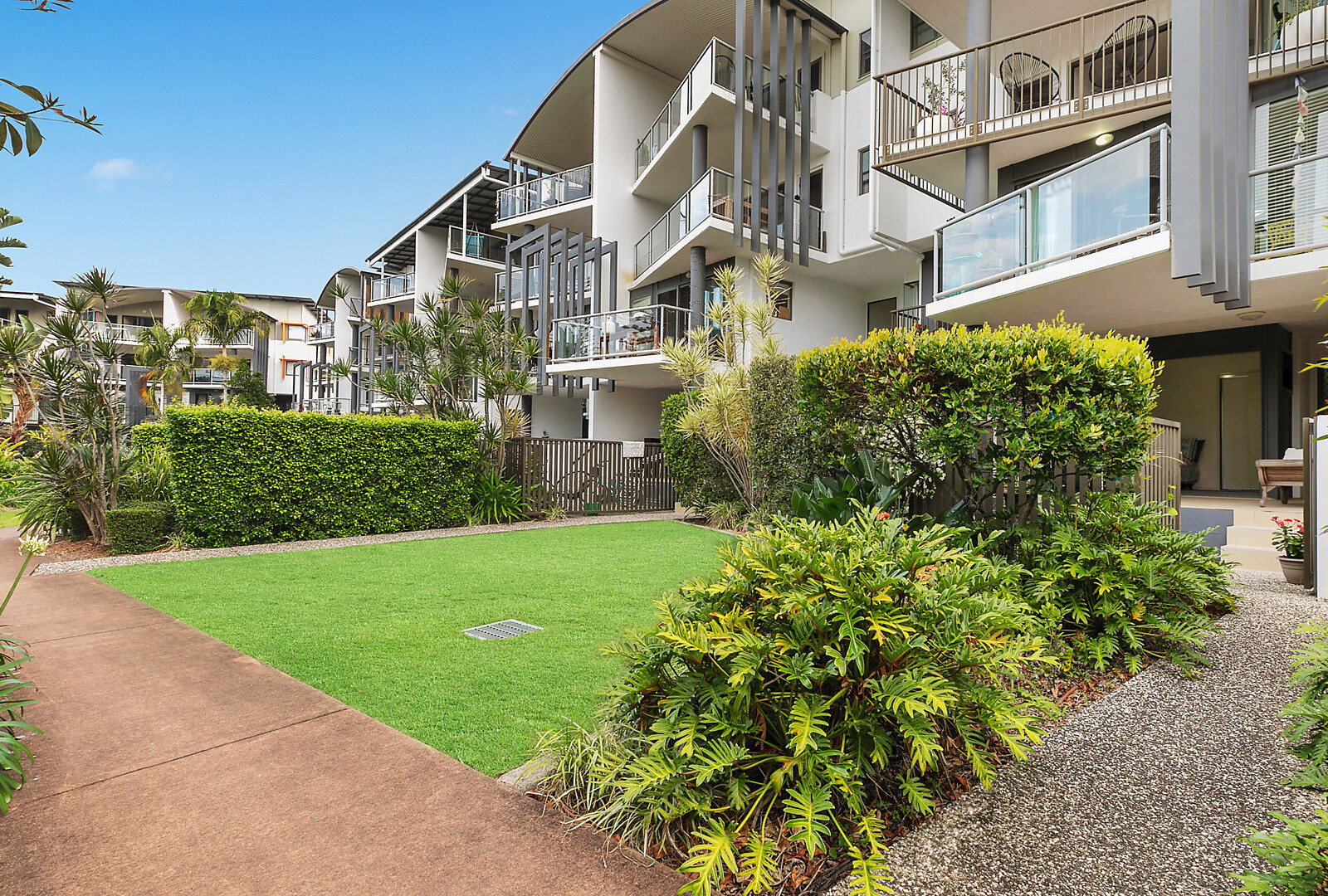 16/10 Grand Parade, Kawana Island QLD 4575 - photo 9