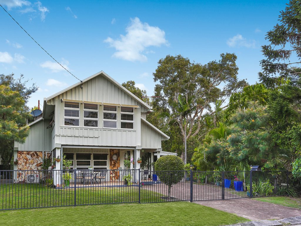 20 Gamban Esplanade, Currimundi QLD 4551 - photo 2