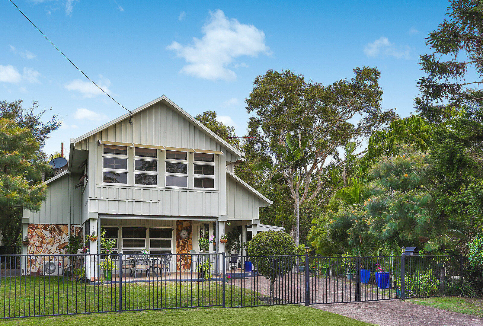 20 Gamban Esplanade, Currimundi QLD 4551 - photo 2