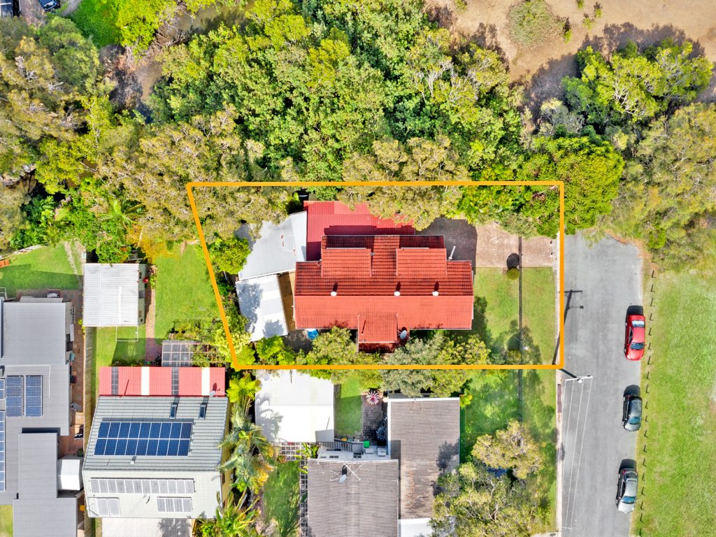 20 Gamban Esplanade, Currimundi QLD 4551 - photo 4