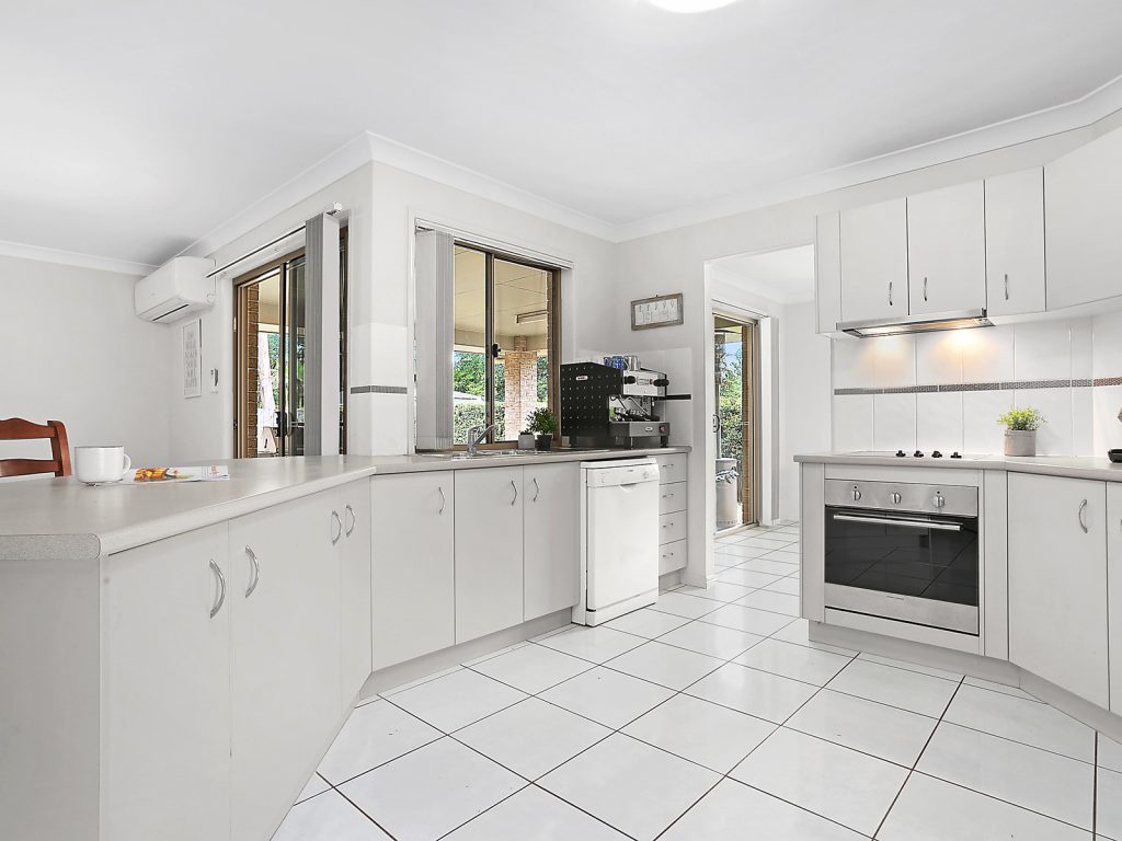 12 Coolamon Crescent, Beerwah QLD 4519 - photo 3