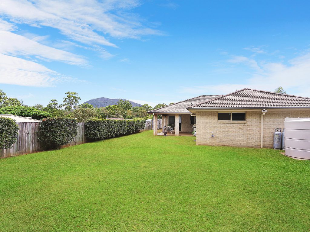 12 Coolamon Crescent, Beerwah QLD 4519 - photo 5
