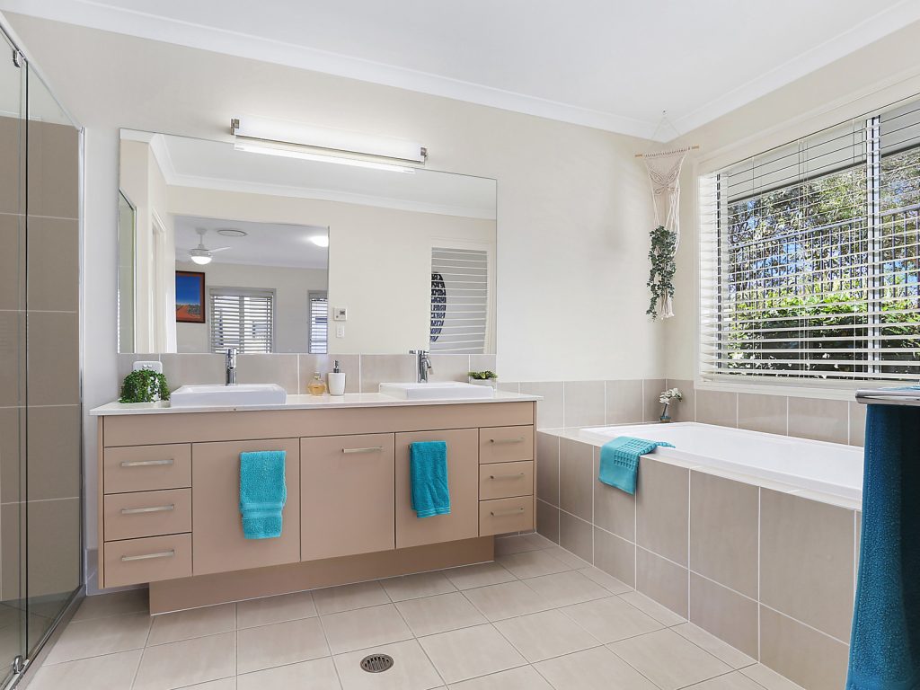 15 Riverstone Crescent, Little Mountain QLD 4551 - photo 8