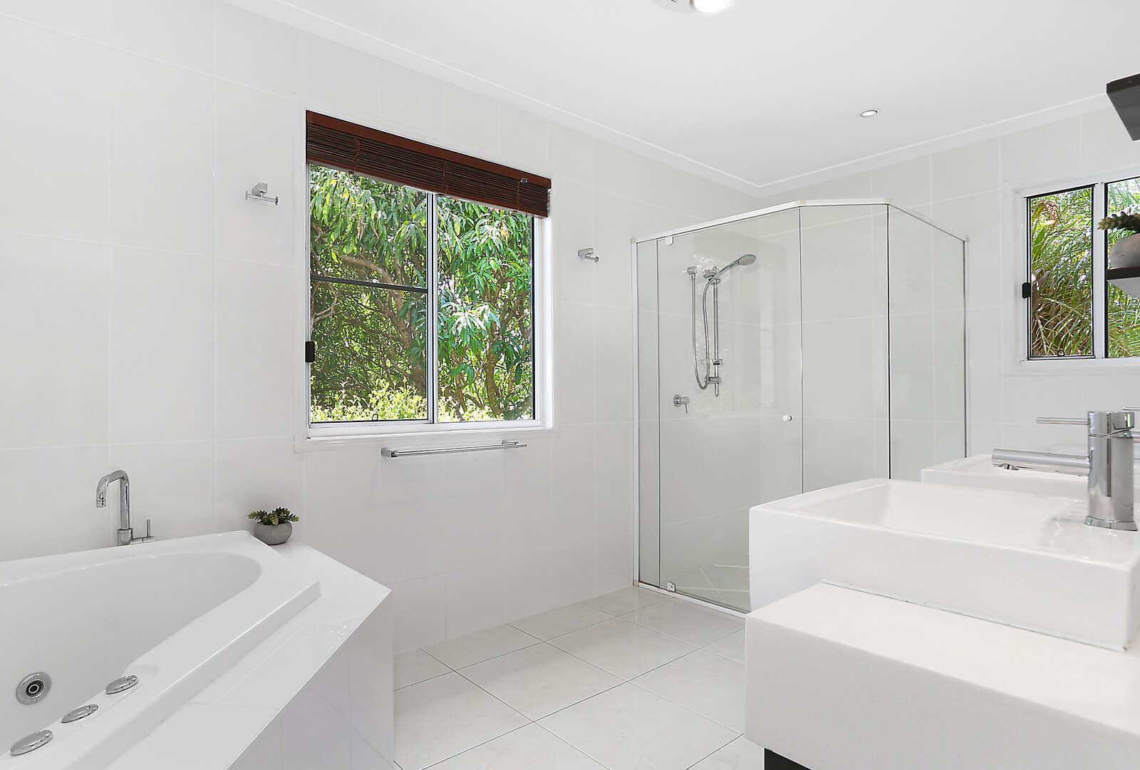 48 Ascot Way, Little Mountain QLD 4551 - photo 8