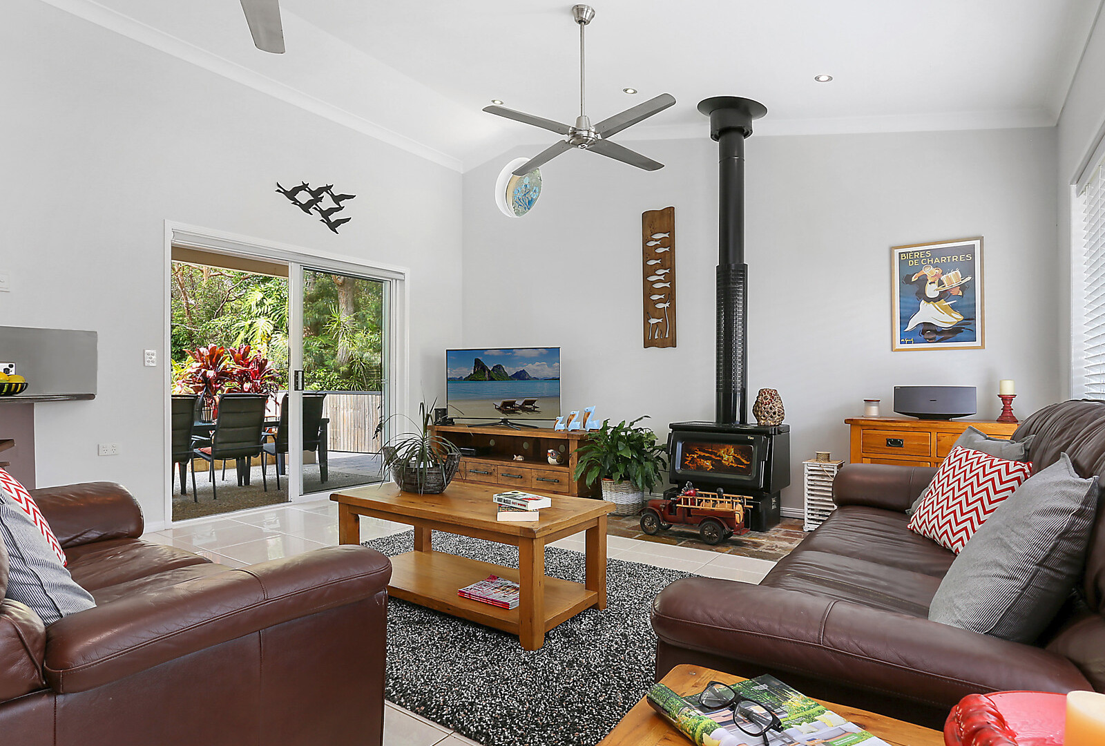19 Ninderry Close, Battery Hill QLD 4551 - photo 4