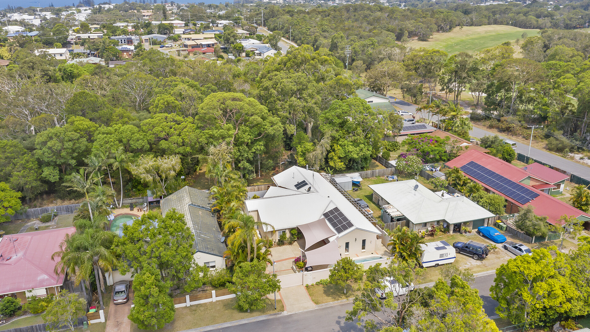 19 Ninderry Close, Battery Hill QLD 4551 - photo 9