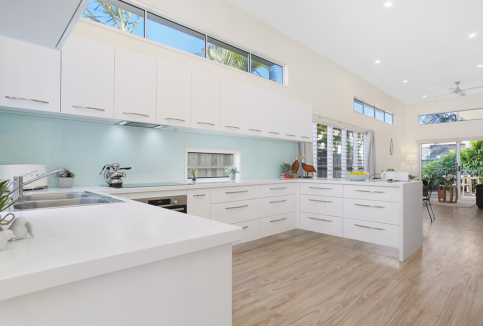 10 Mauritius Crescent, Kawana Island QLD 4575 - photo 2