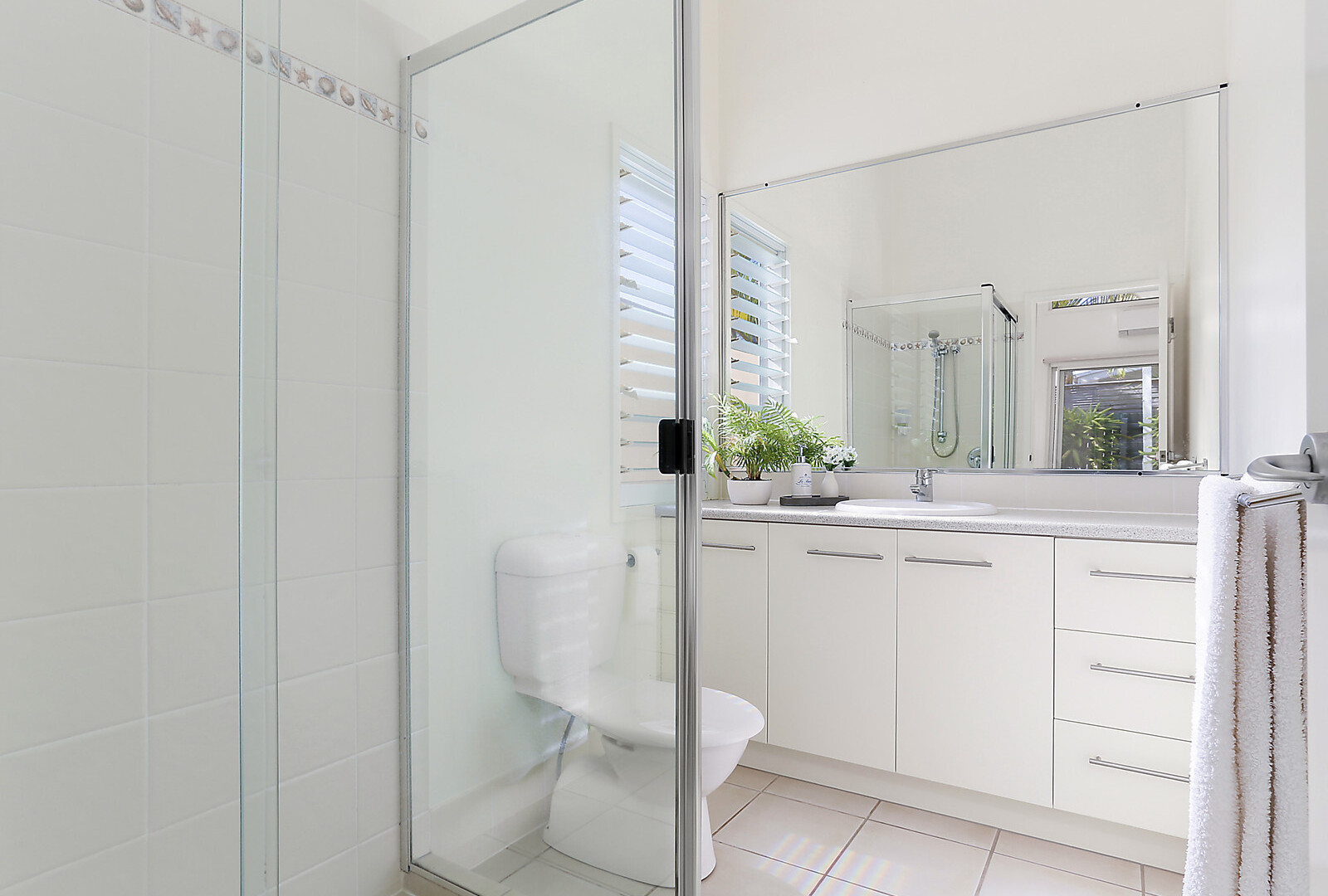 10 Mauritius Crescent, Kawana Island QLD 4575 - photo 12