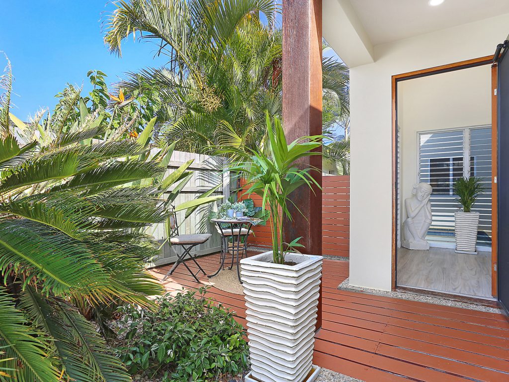 10 Mauritius Crescent, Kawana Island QLD 4575 - photo 6