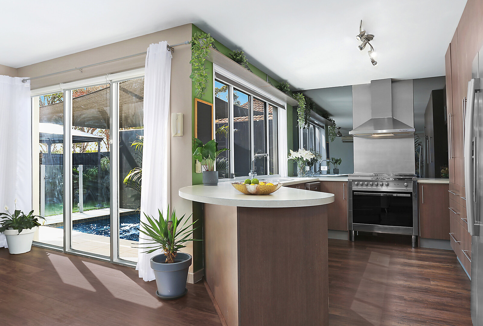 18 Fitzroy Court, Kawana Island QLD 4575 - photo 2