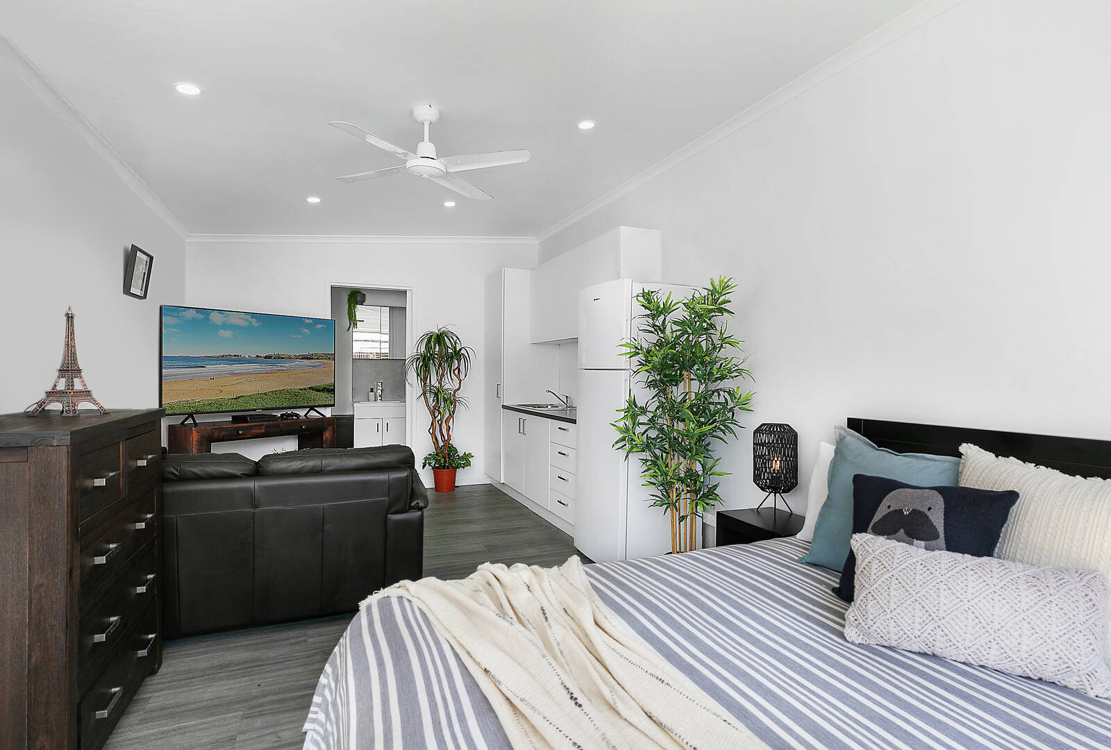 8 Wilkiea Street, Meridan Plains QLD 4551 - photo 13