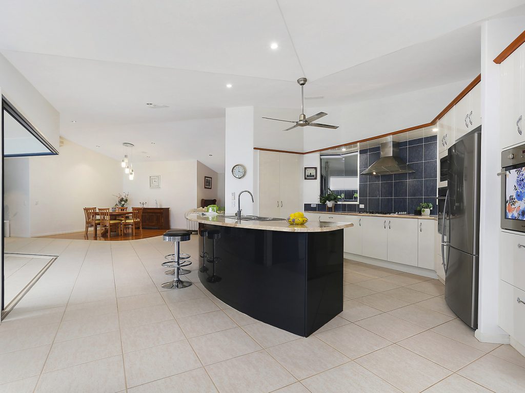 7 Sardinia Place, Kawana Island QLD 4575 - photo 12