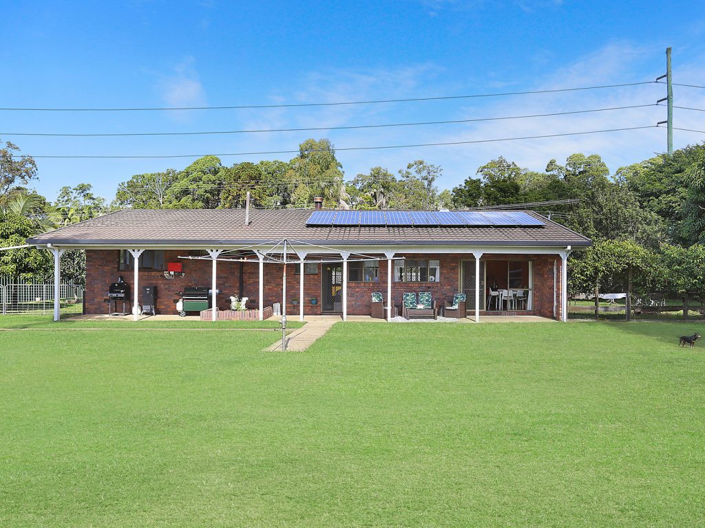 6 Alfs Pinch Road, Beerwah QLD 4519 - photo 10