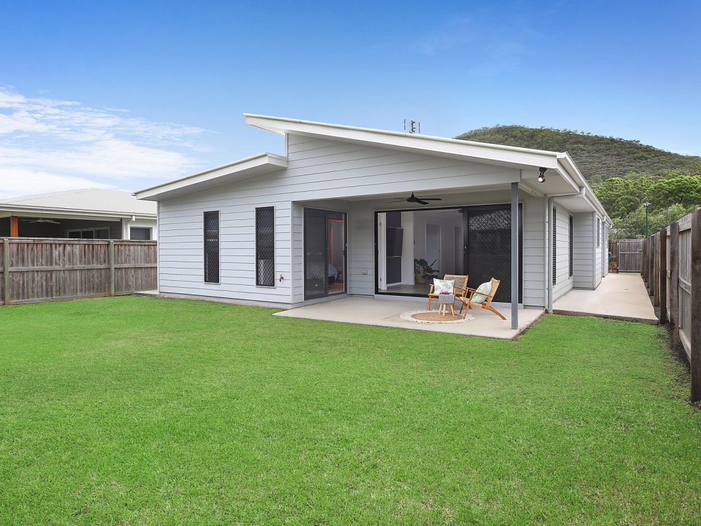 42 Palmerston Crescent, Beerwah QLD 4519 - photo 5