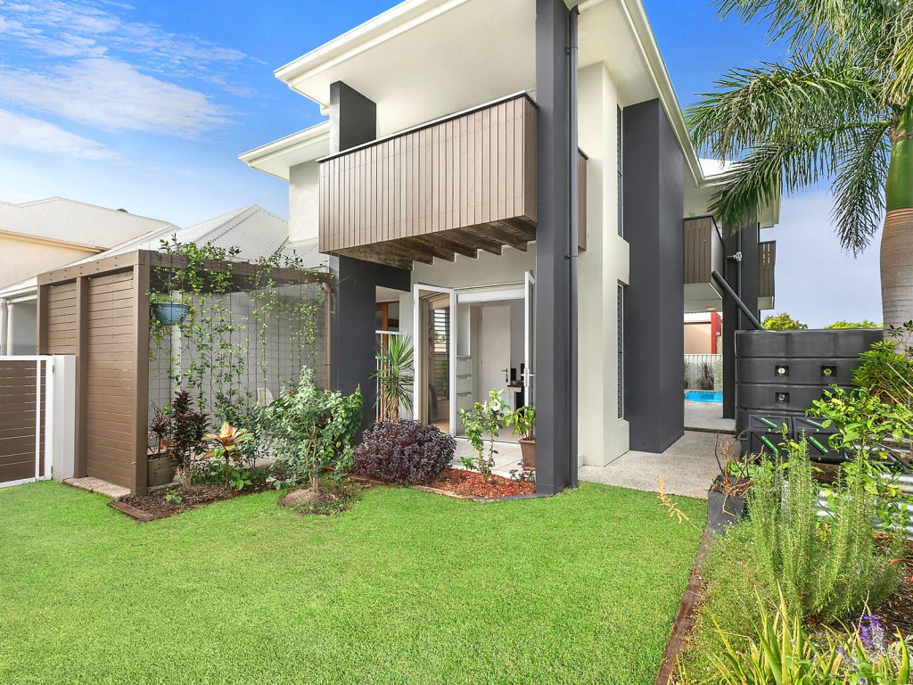 3 Magnetic Street, Kawana Island QLD 4575 - photo 2