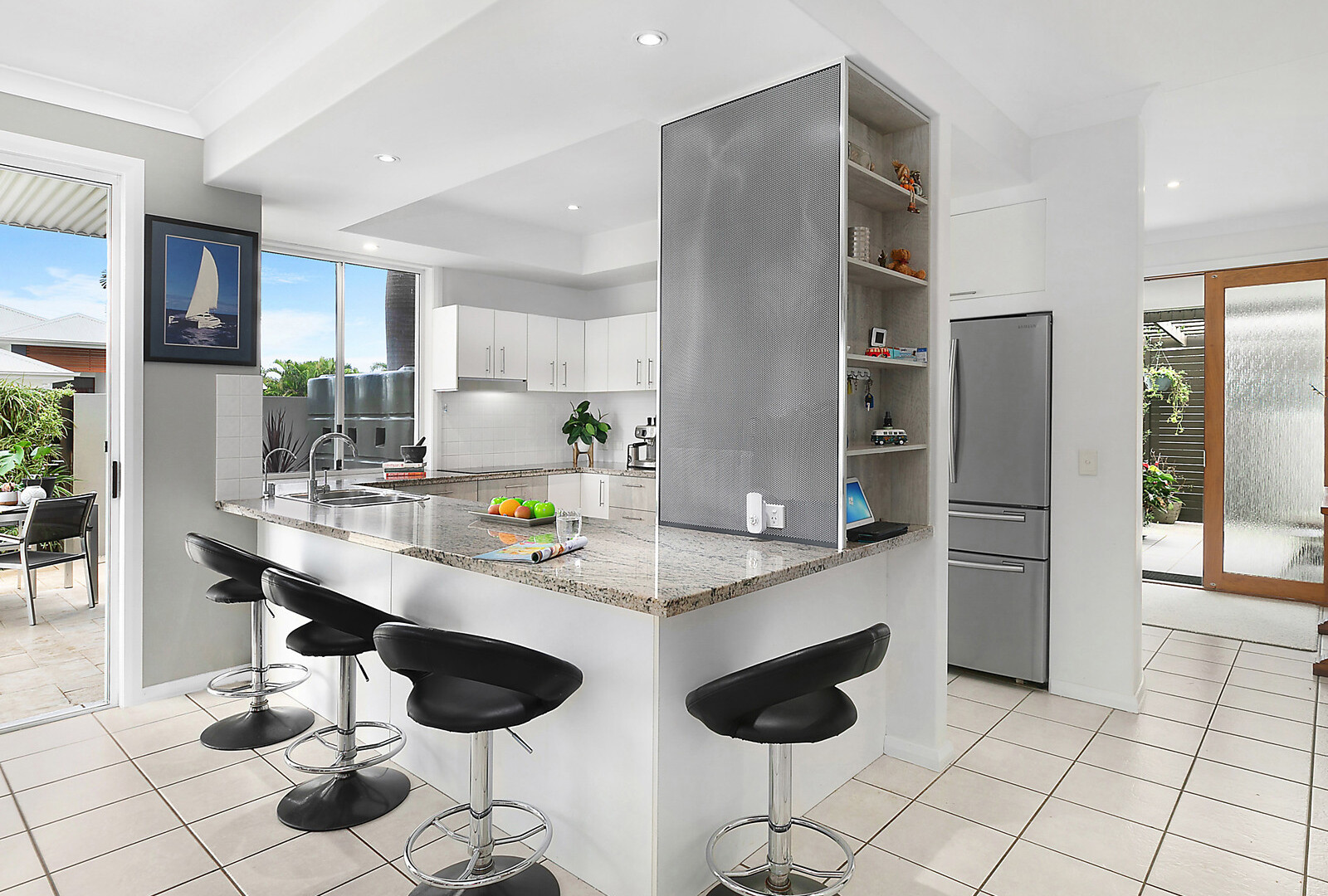 3 Magnetic Street, Kawana Island QLD 4575 - photo 4