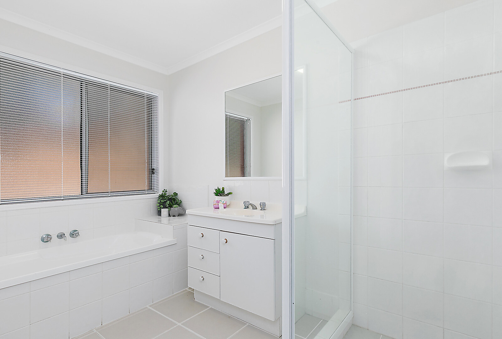 30 Carisbrook Court, Little Mountain QLD 4551 - photo 7