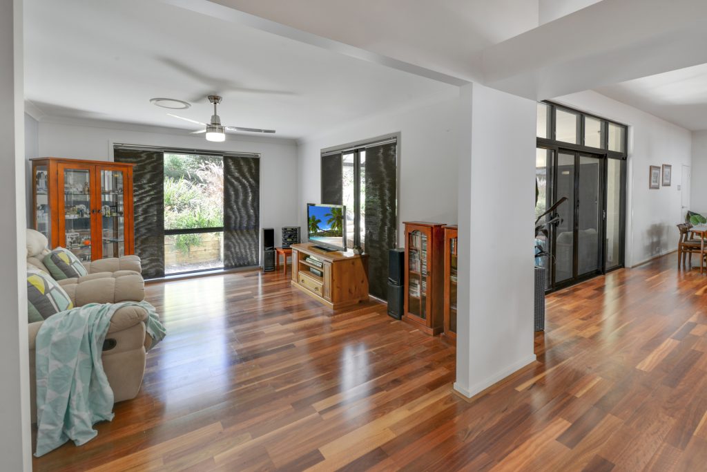1 Wattlefield Road, Little Mountain QLD 4551 - photo 5