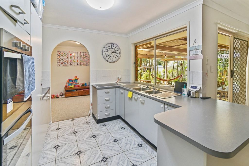 3 Argyle Court, Currimundi QLD 4551 - photo 2