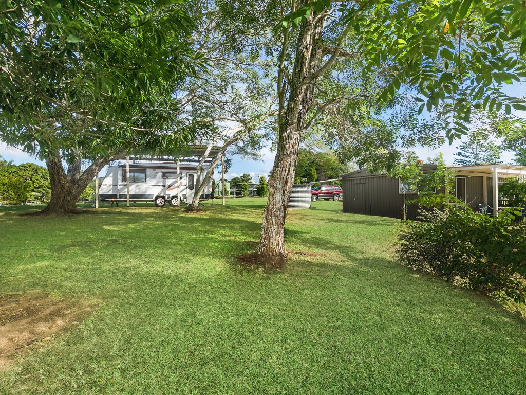 120 Lindeman Road, Beerwah QLD 4519 - photo 12