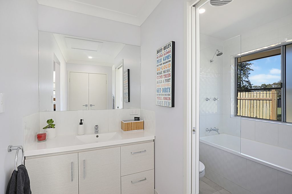 22 Hatchman Court, Elimbah QLD 4516 - photo 12