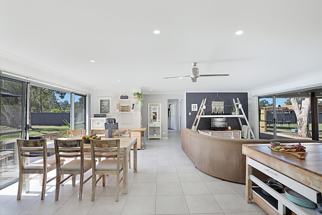 22 Hatchman Court, Elimbah QLD 4516 - photo 4