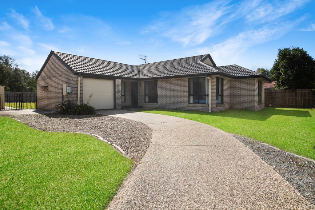 14 Saint James Court, Little Mountain QLD 4551 - photo 7