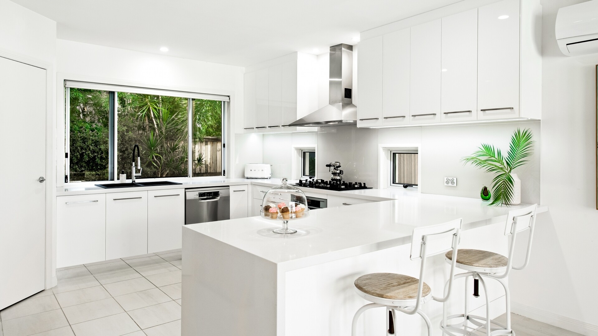 2 Teneriffe Court, Kawana Island QLD 4575 - photo 5