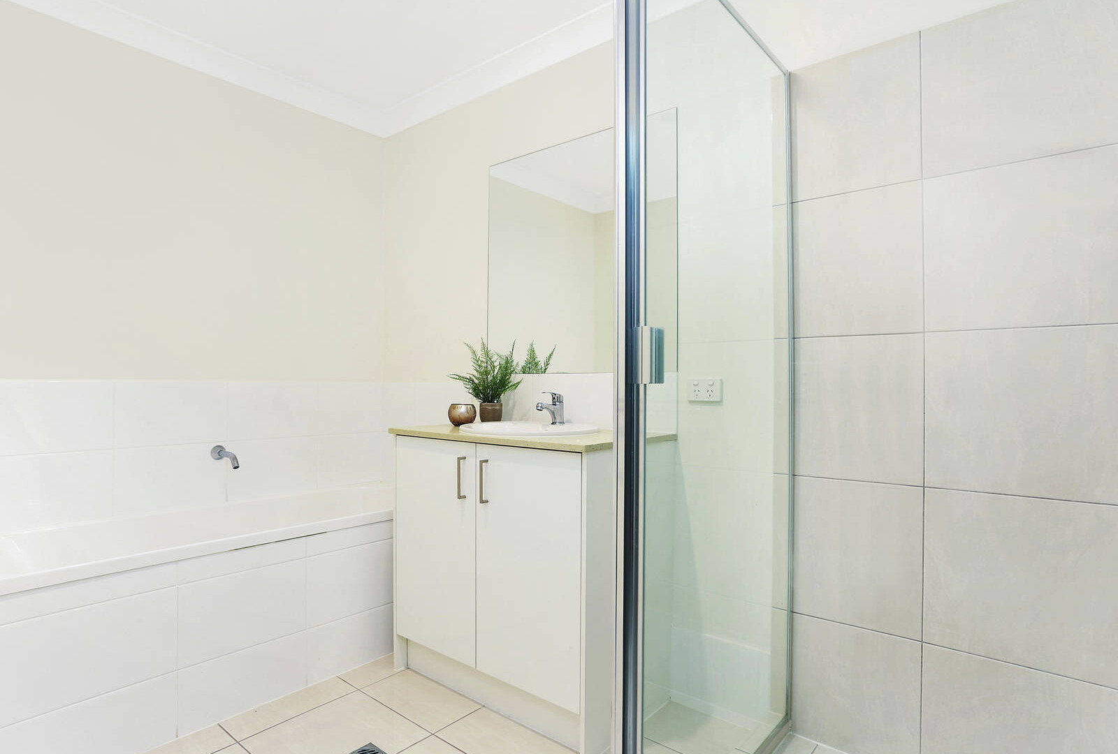 1&2/1 Maber Street, Meridan Plains QLD 4551 - photo 8