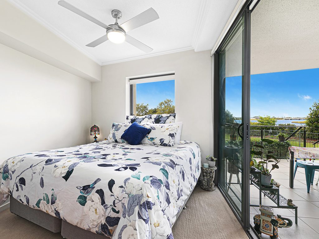 207/21 Innovation Parkway, Birtinya QLD 4575 - photo 9