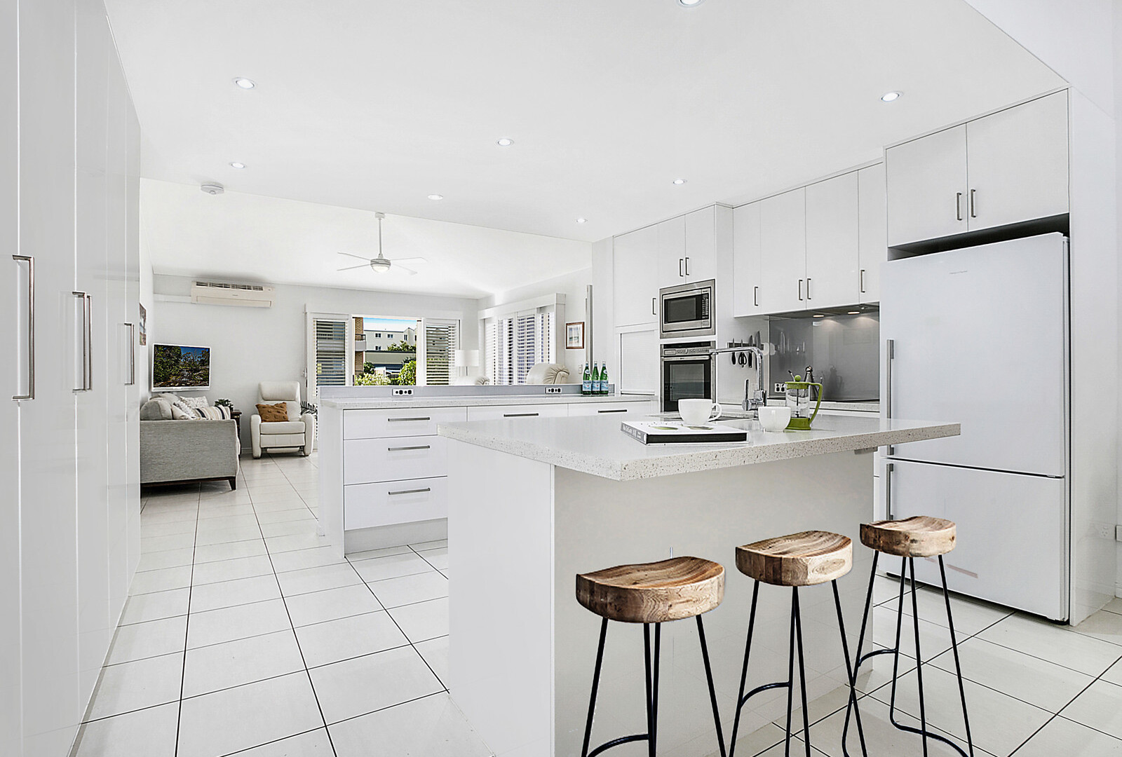 2/2 Burke Street, Golden Beach QLD 4551 - photo 2