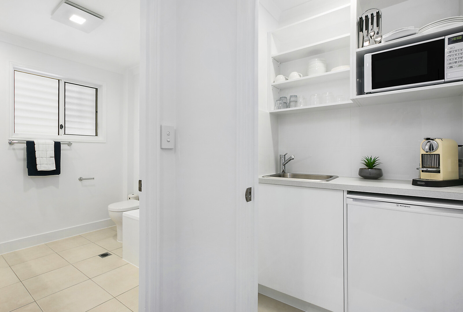 2/2 Burke Street, Golden Beach QLD 4551 - photo 3