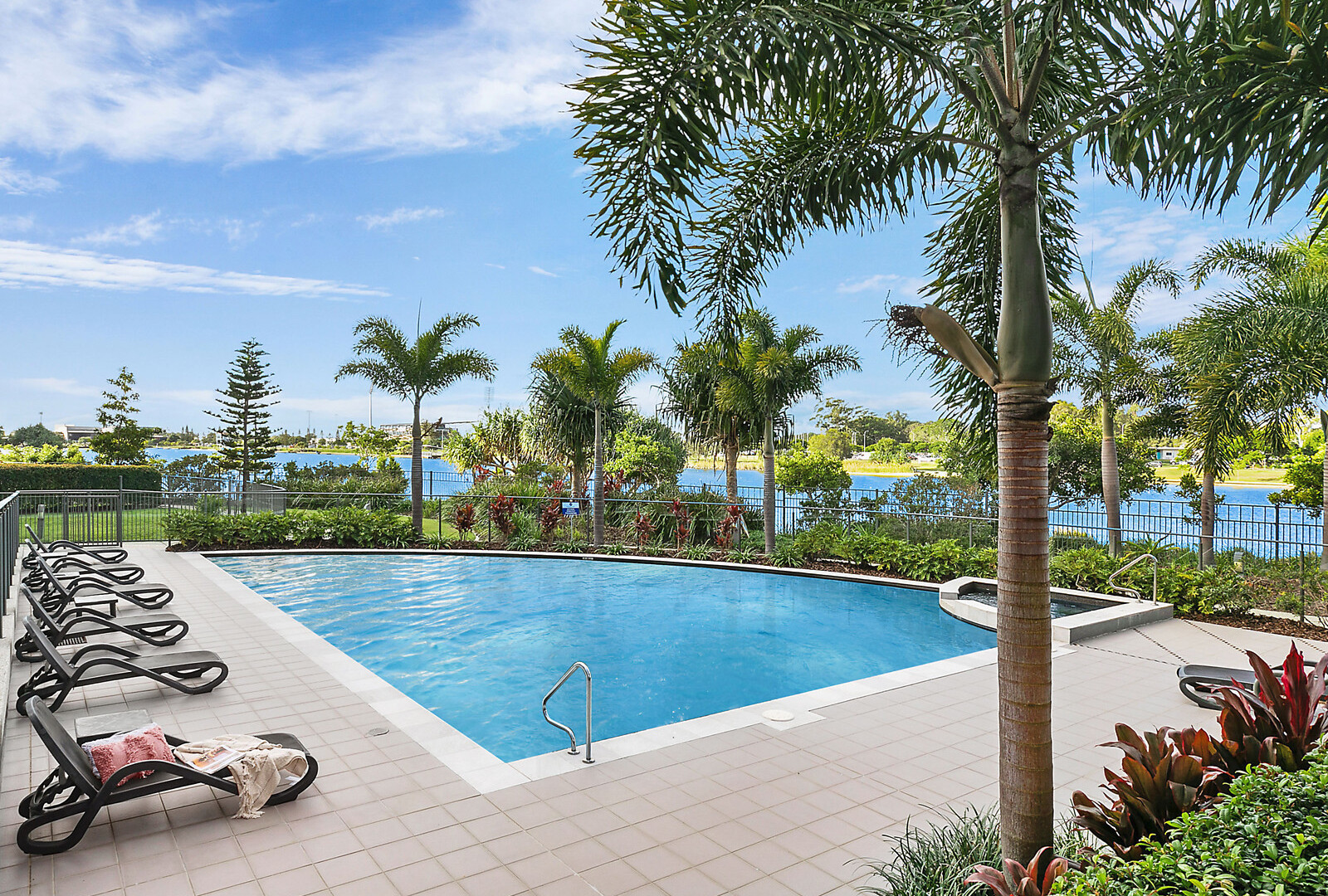 327/21 Innovation Parkway, Birtinya QLD 4575 - photo 12