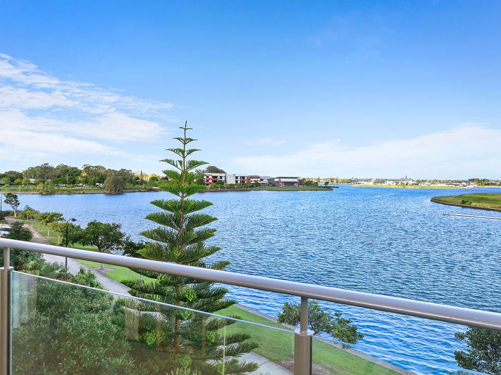 327/21 Innovation Parkway, Birtinya QLD 4575 - photo 3
